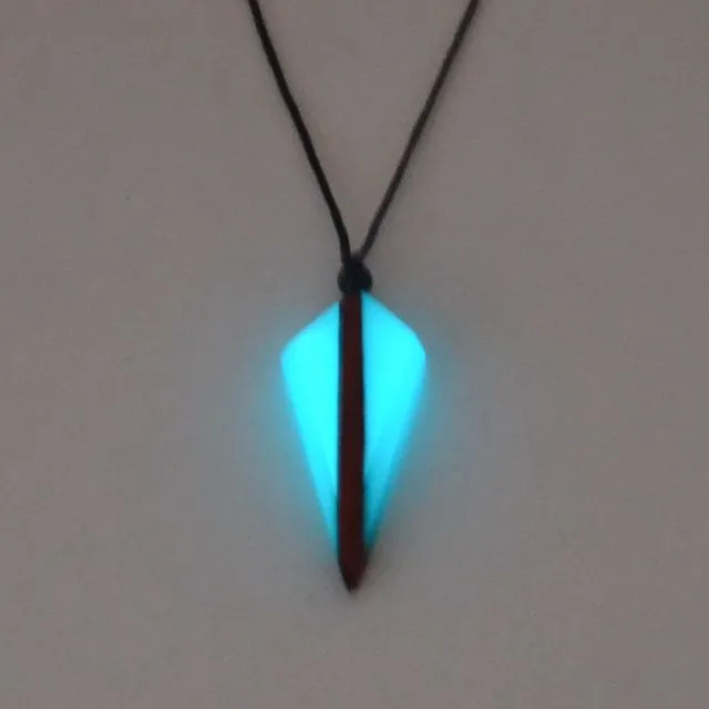 Fashion Arrow Necklace, Ancient Wood Resin Combined With Strength Energy Jewelry, Luminous Pendant Gift A203051