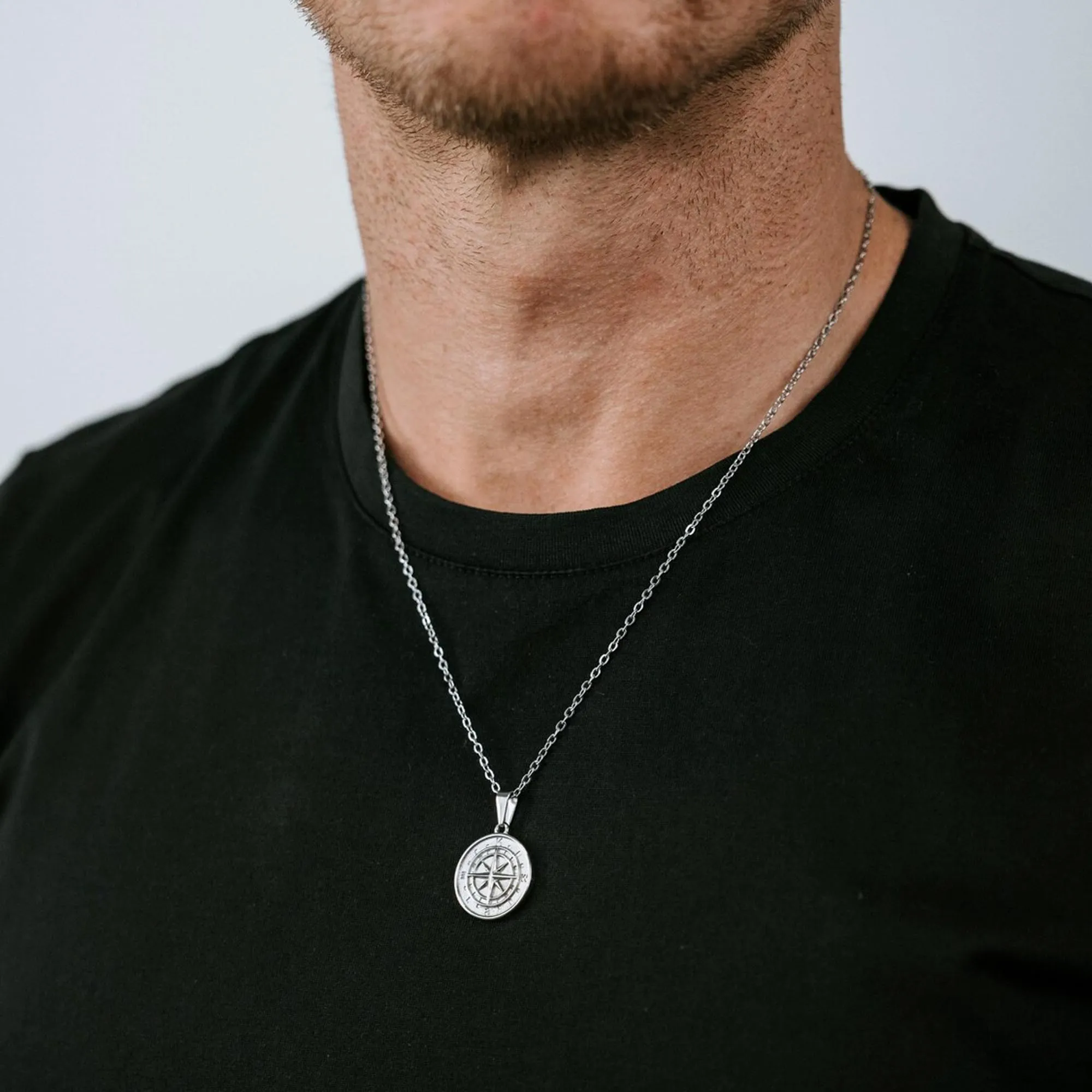 Fashion Frill Silver Chain Pendants For Men Round Pendant Silver Compass Necklace Chain For Men Boys Men's Jewellery Pendant Necklace Accessories