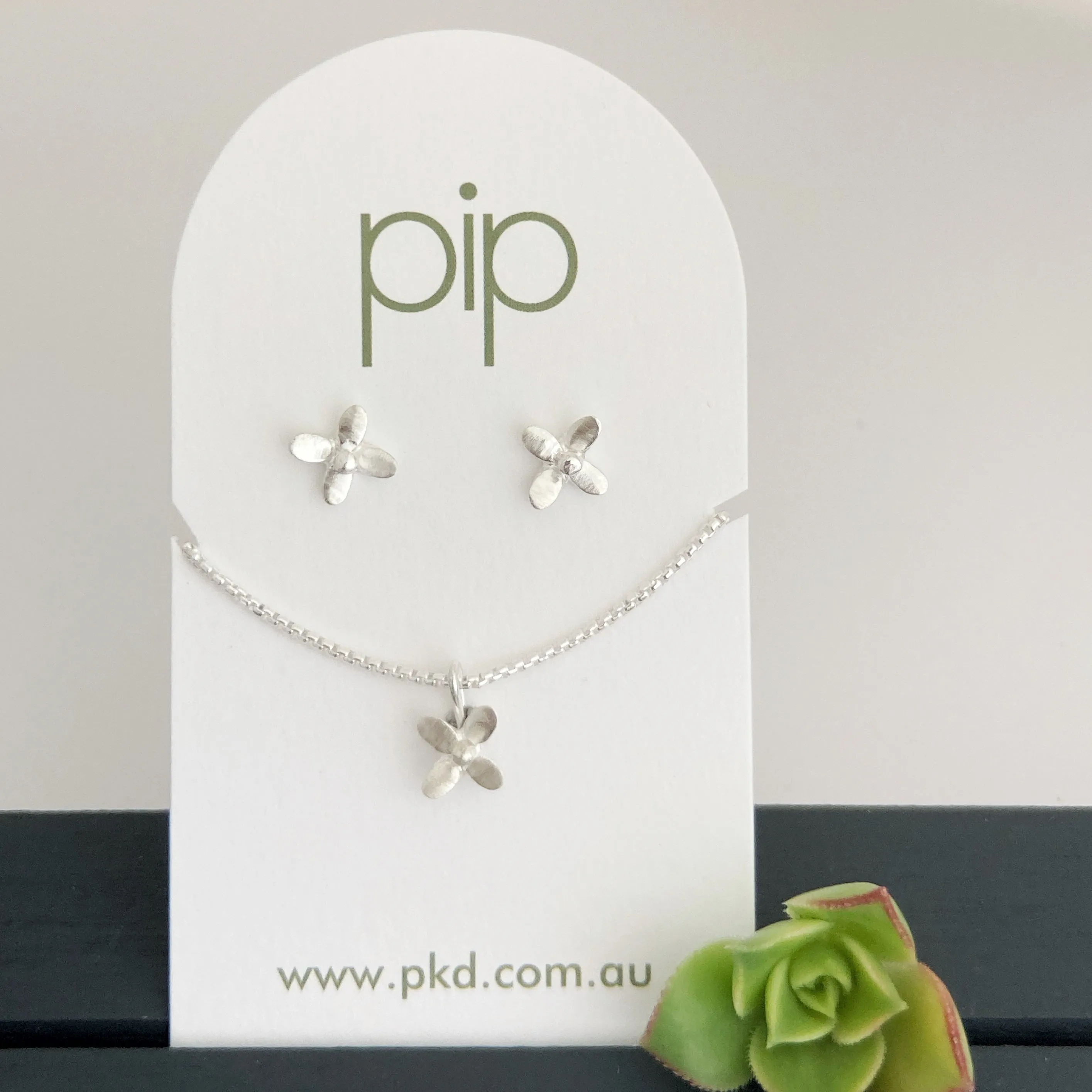 Gift Pack 7 Star flower earrings and star flower necklace with silver ball