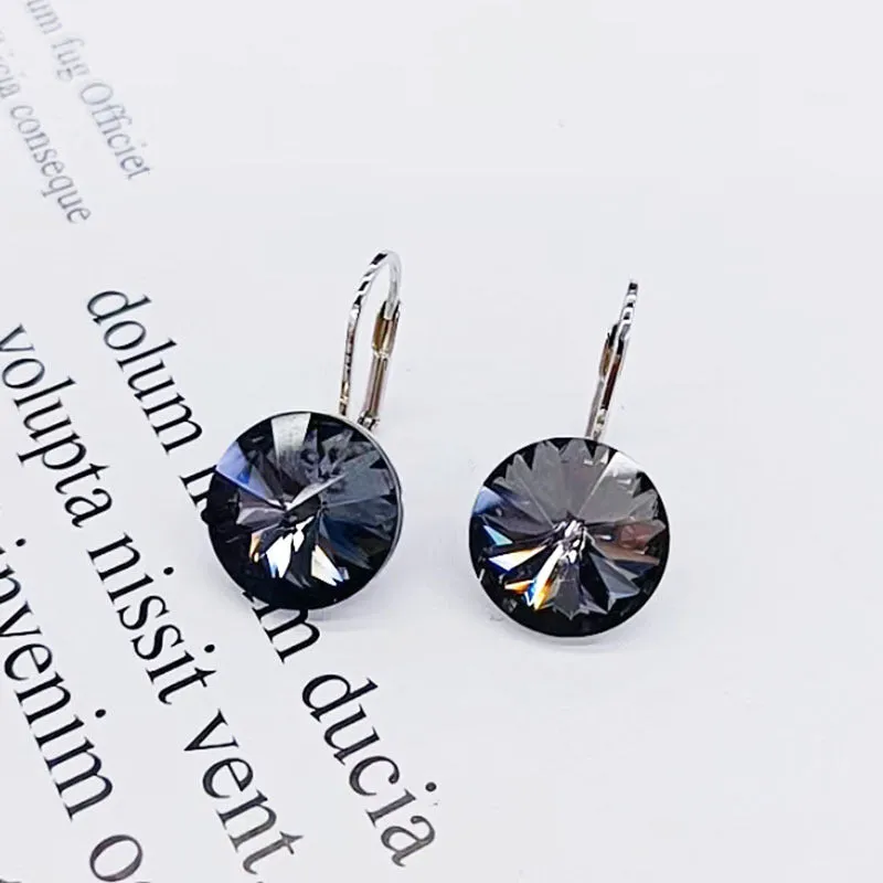 Women's Simple and Elegant Crystal Earrings